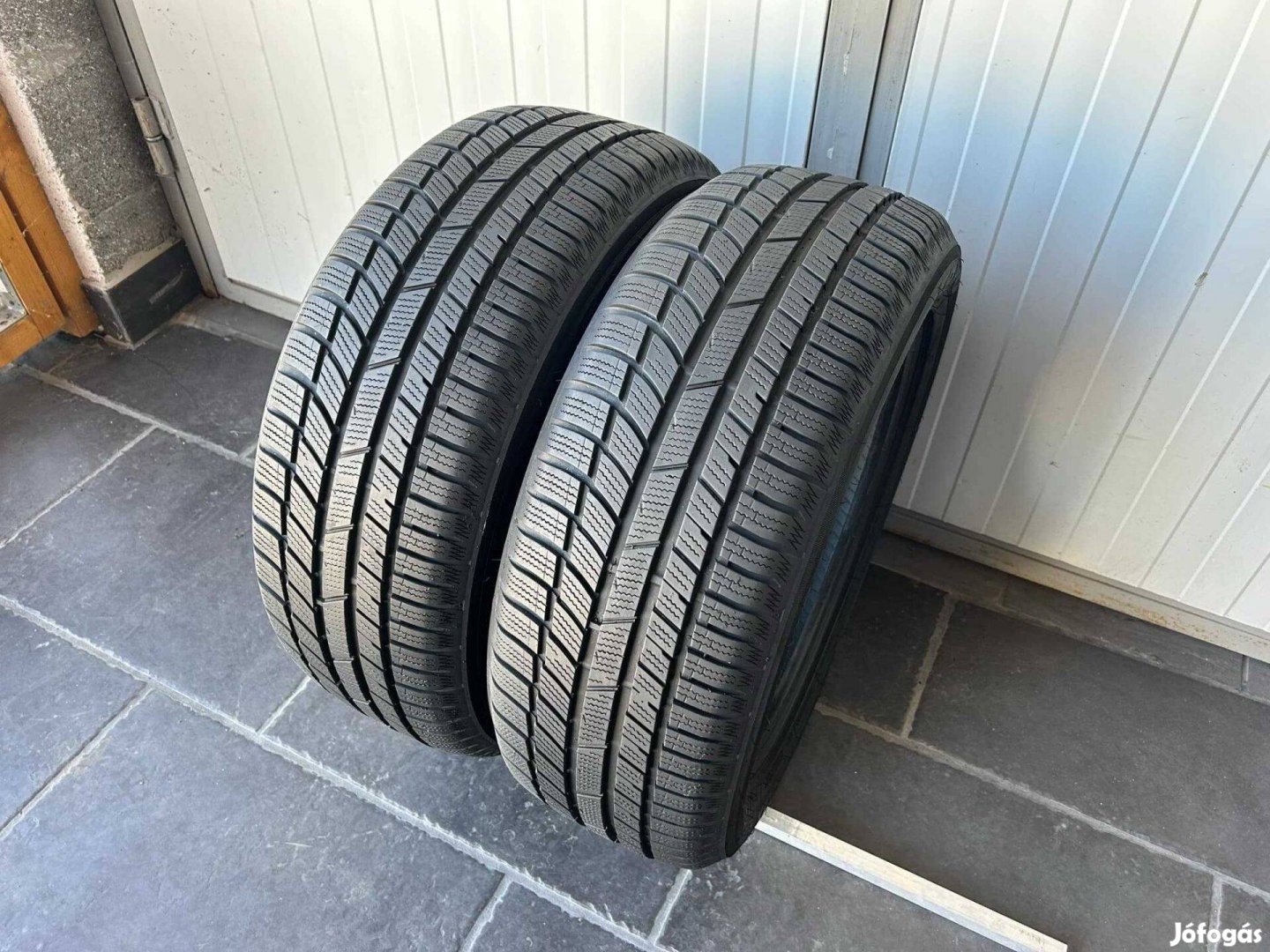 215/55 17" használt Toyo Tires téli gumi 2db