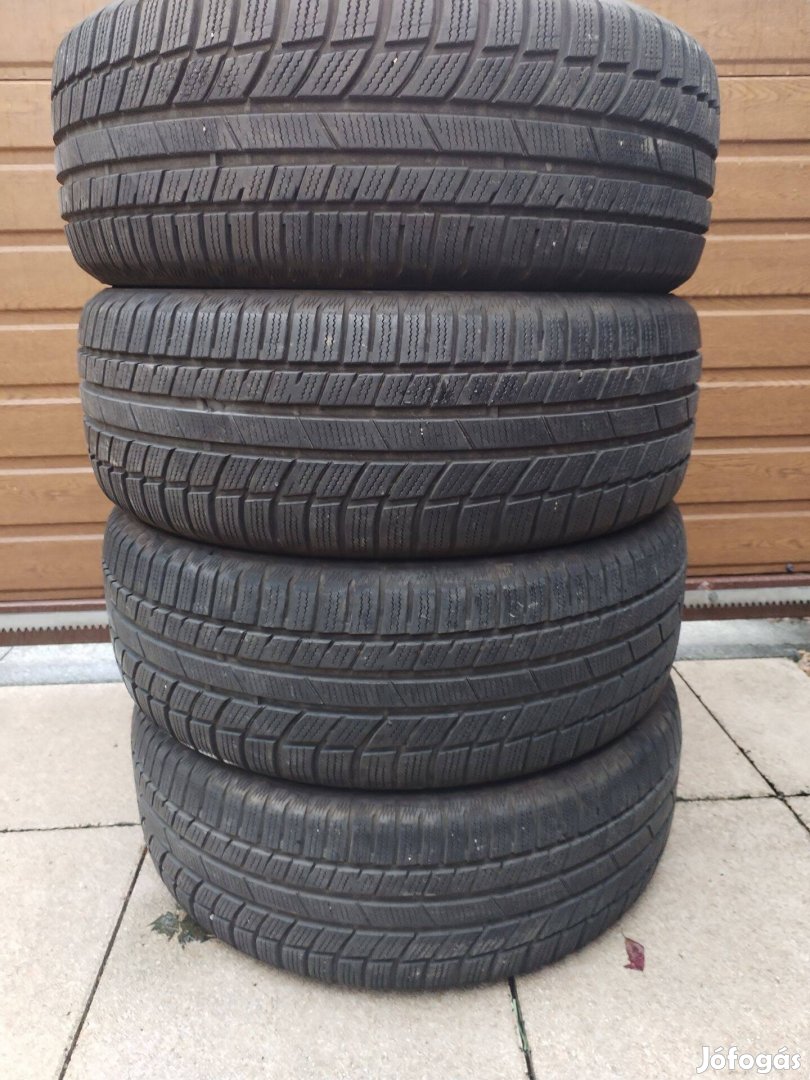 215 55 17 toyo 215/55 R 17 téli gumi garnitura