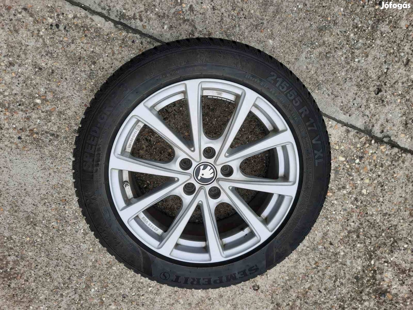 215/55 R17 Skoda alufelni + téligumi szett eladó 