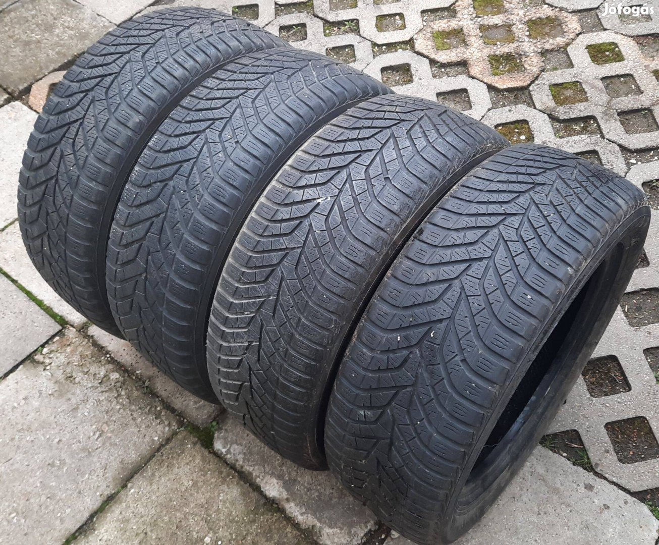 215/55 R17 Yokohama Téli gumik
