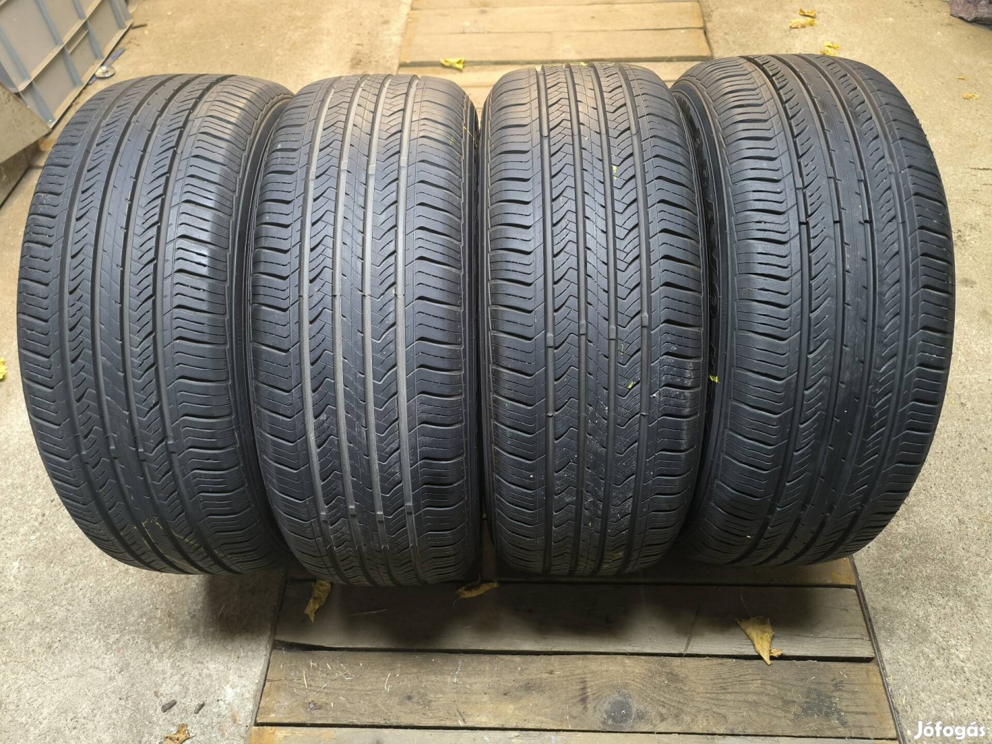 215/55 R17 gumiabroncs   keveset futott  eladó 
