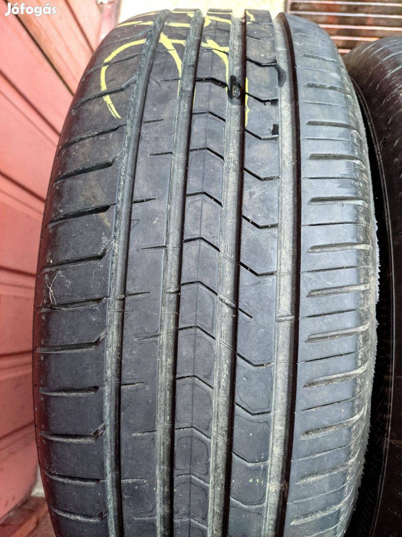 215/55 R17 nyári gumi Vredestein Ultrac Satin 215/55R17 94Y