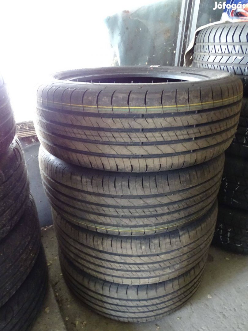 215/55 R18 Nyárigumik Goodyear