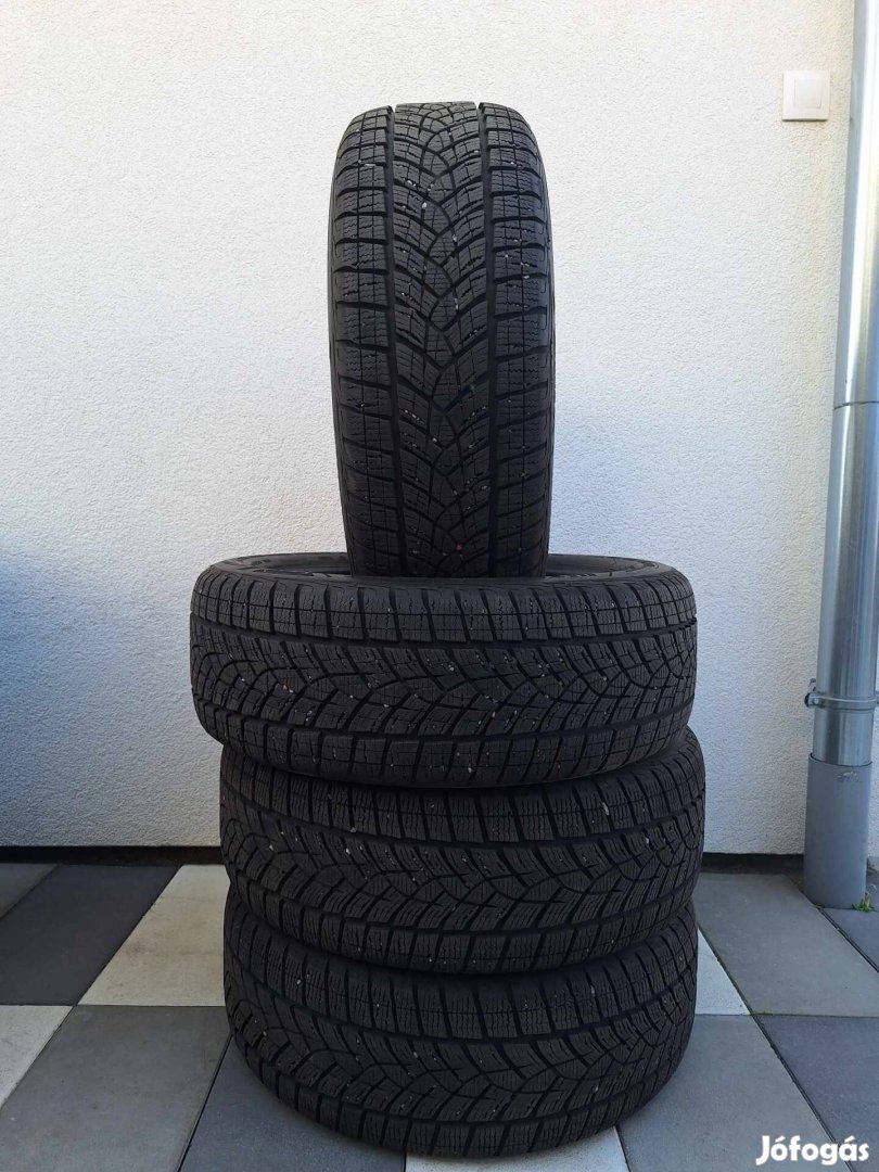 215/55 r18 Goodyear újszerű téligumi DOT2020