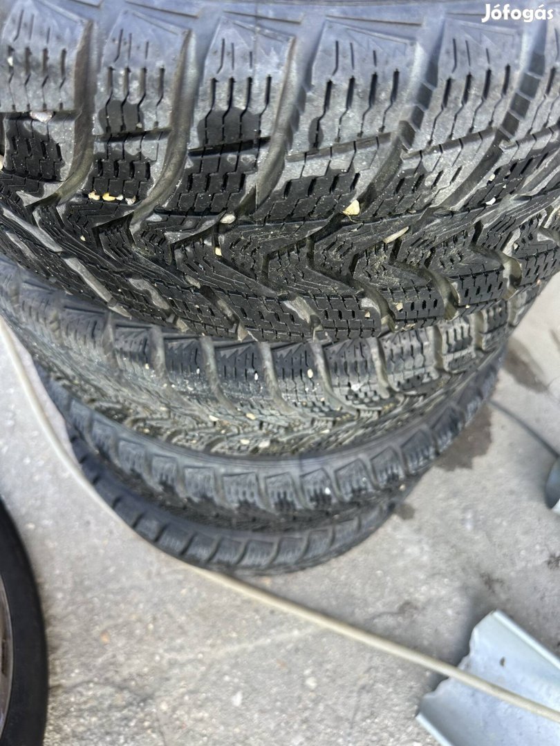 215/55r16 téligumi 9 mm profillal eladó 