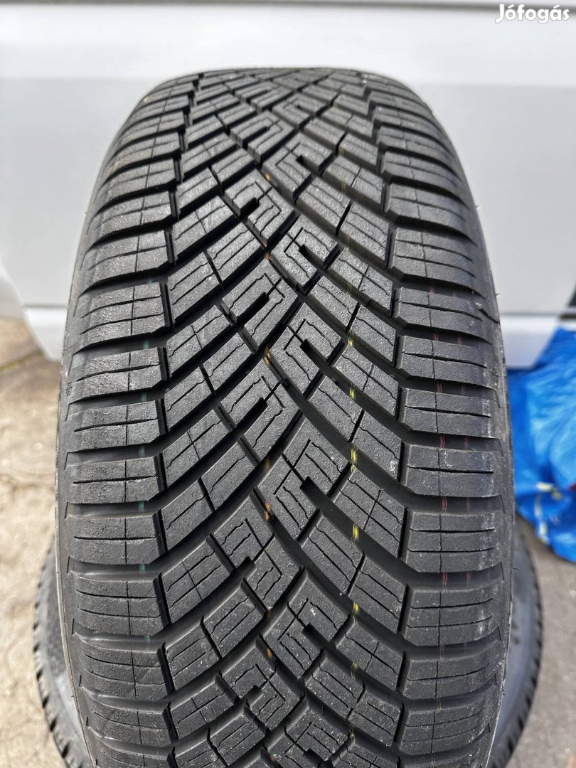 215/55r17 Continental Négyévszakos gumi 215/55R17