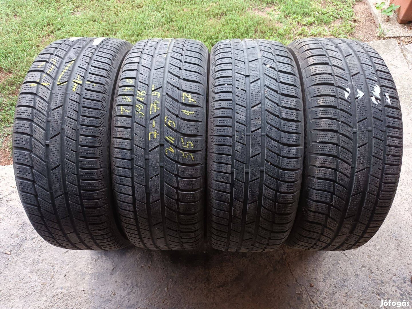 215/55r17 Toyo téligumi 4db szép