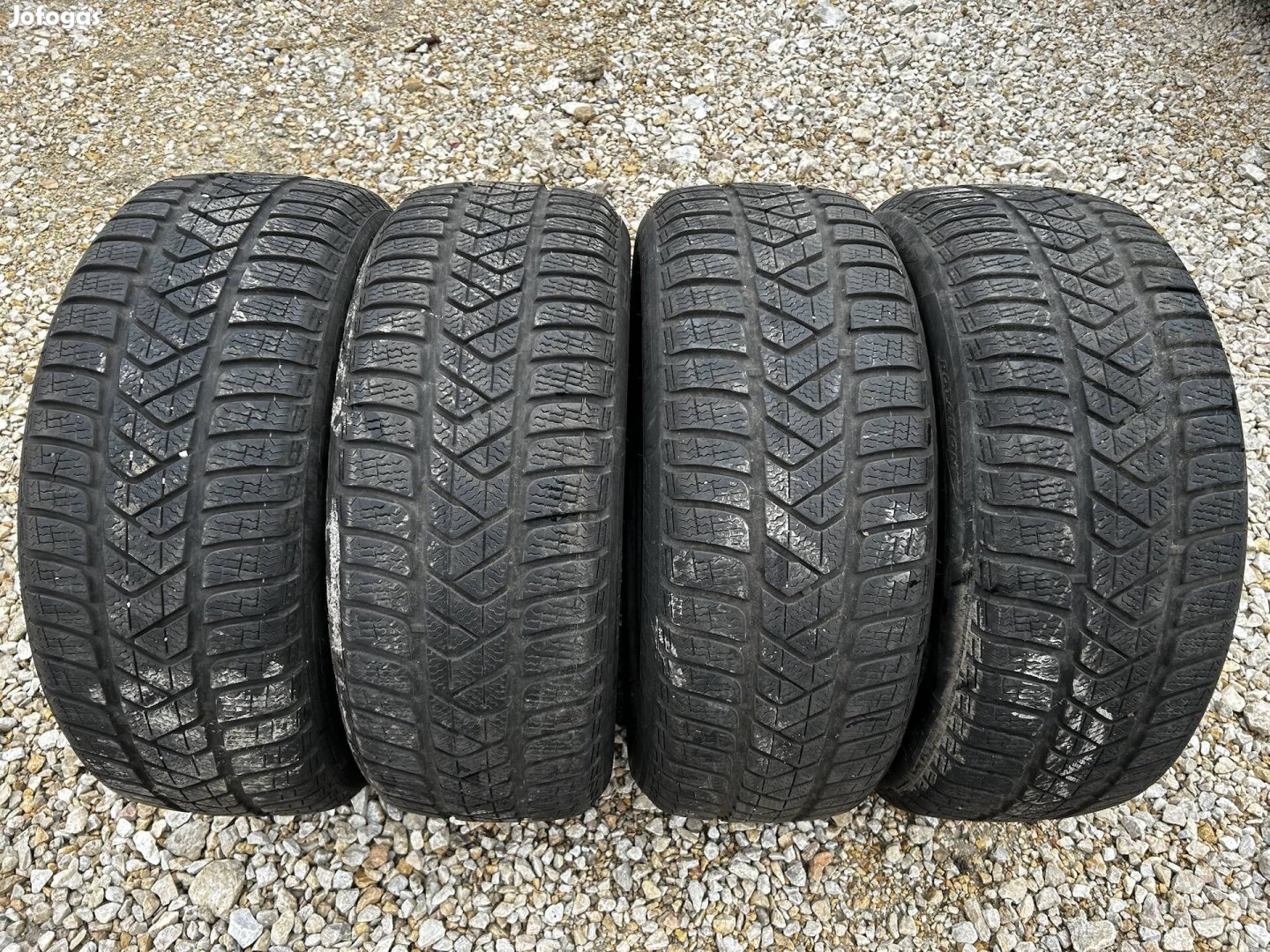 215/55r17 téli gumi pirelli