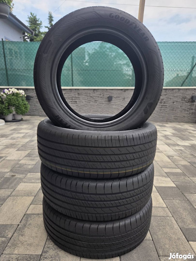215/55r18 Goodyear nyári gumik újszerű állapotban 