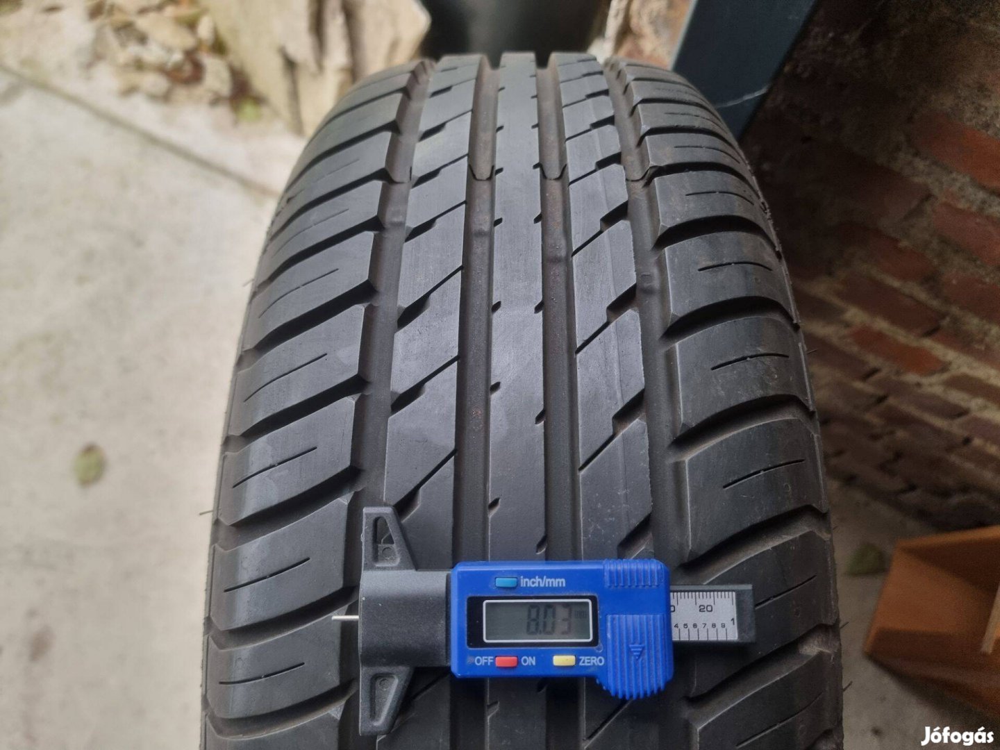 215/60R15 Semperit garnitúra teljesen újszerű állapotban eladó!
