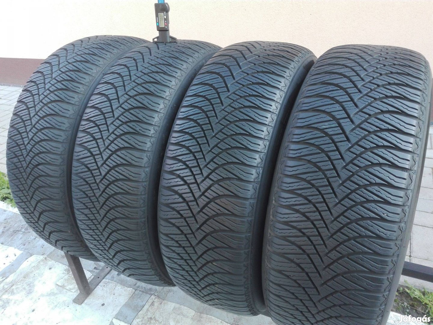 215/60R16 Goodride négyévszakos gumi garnitúra 215/60 r16