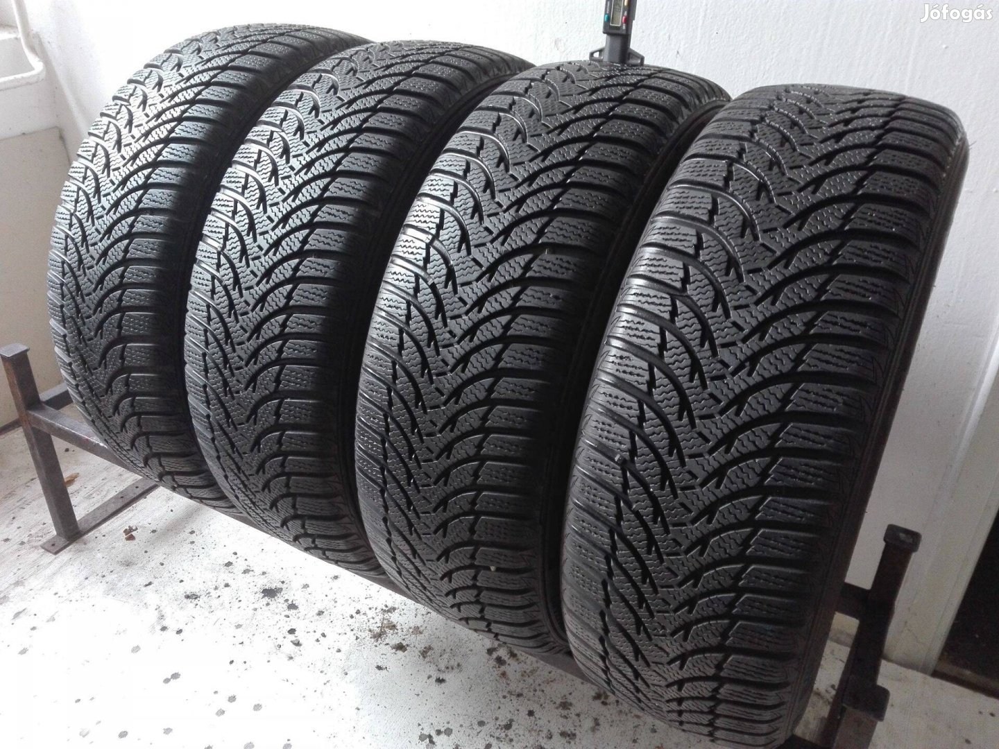 215/60R16 Kumho téli gumi garnitúra 215/60 r16