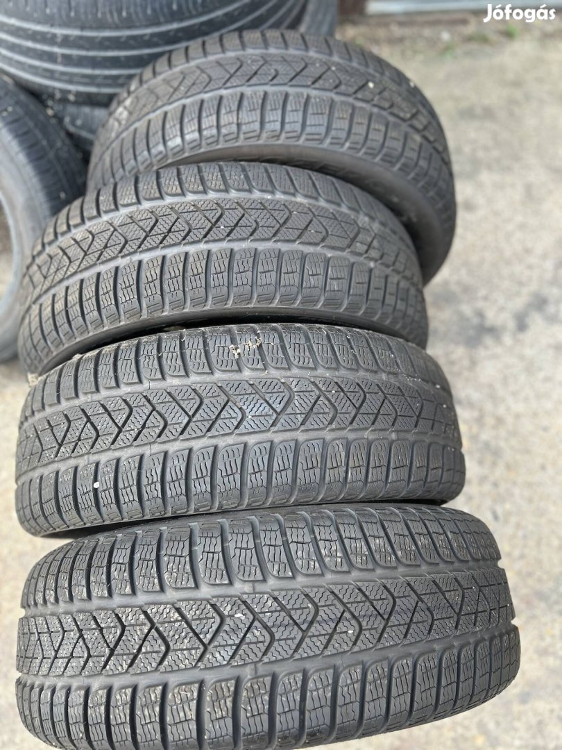 215/60R16 Pirelli téli 4db 215/60 R16