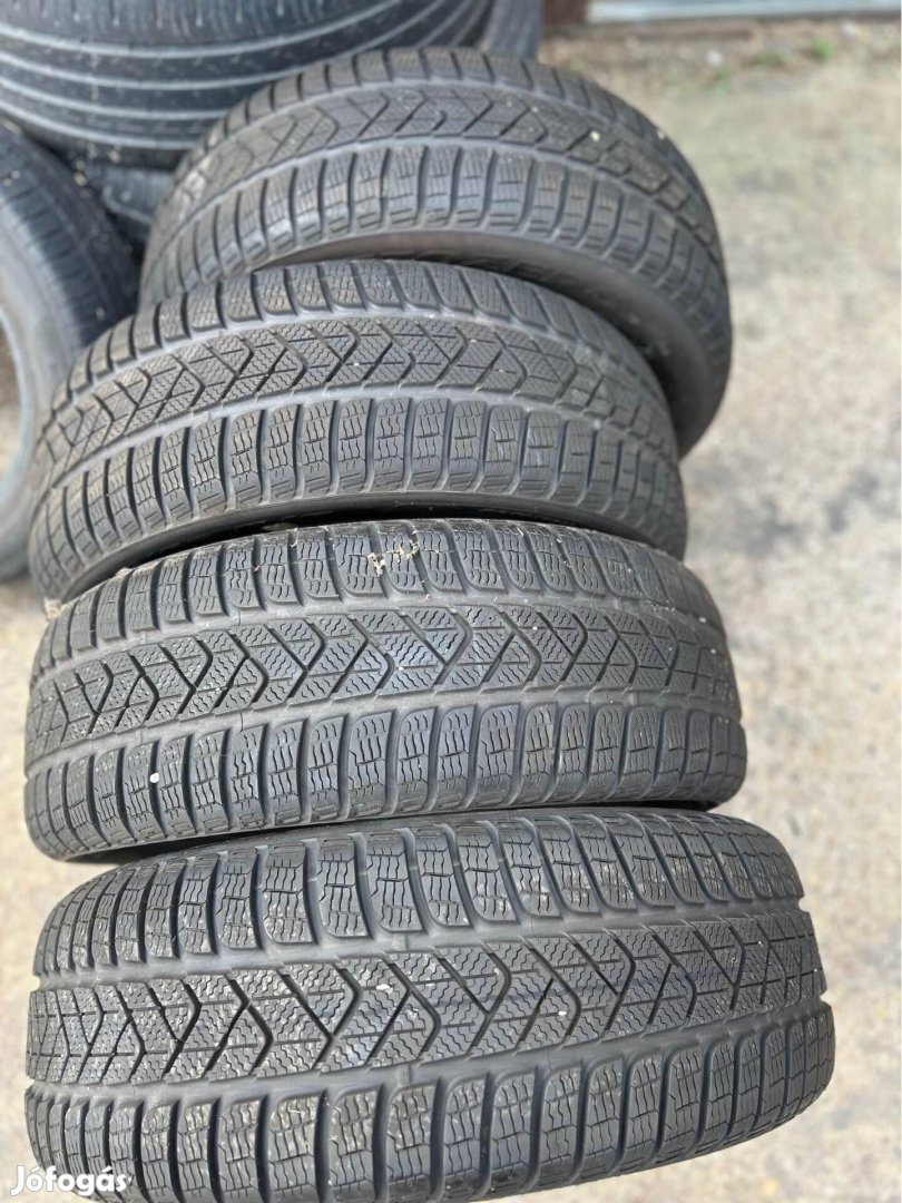 215/60R16 Pirelli téli 4db, 215/60 R16