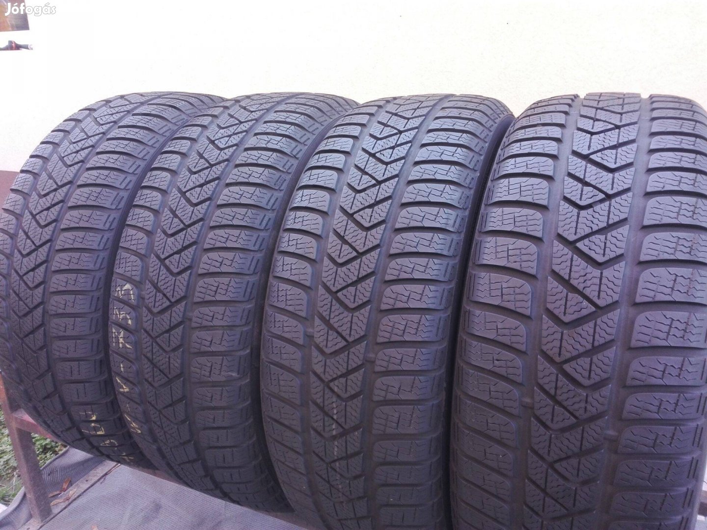 215/60R16 Pirelli téli gumi garnitúra 215/60 r16