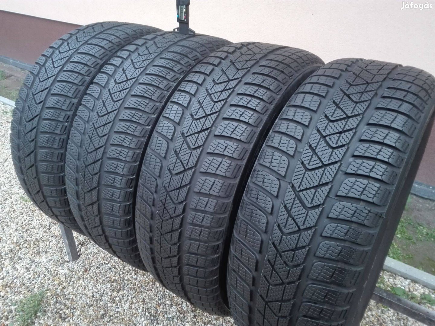 215/60R16 Pirelli téli gumi garnitúra 215/60 r16