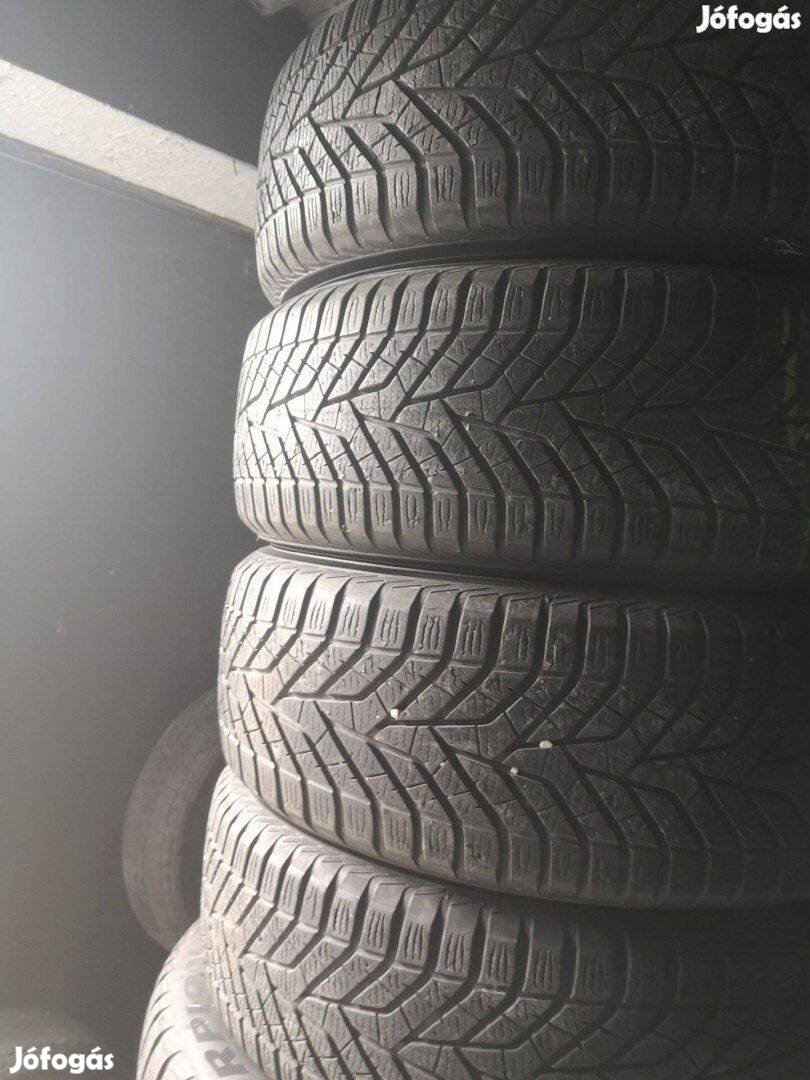 215/60R16 Yokohama téligumik