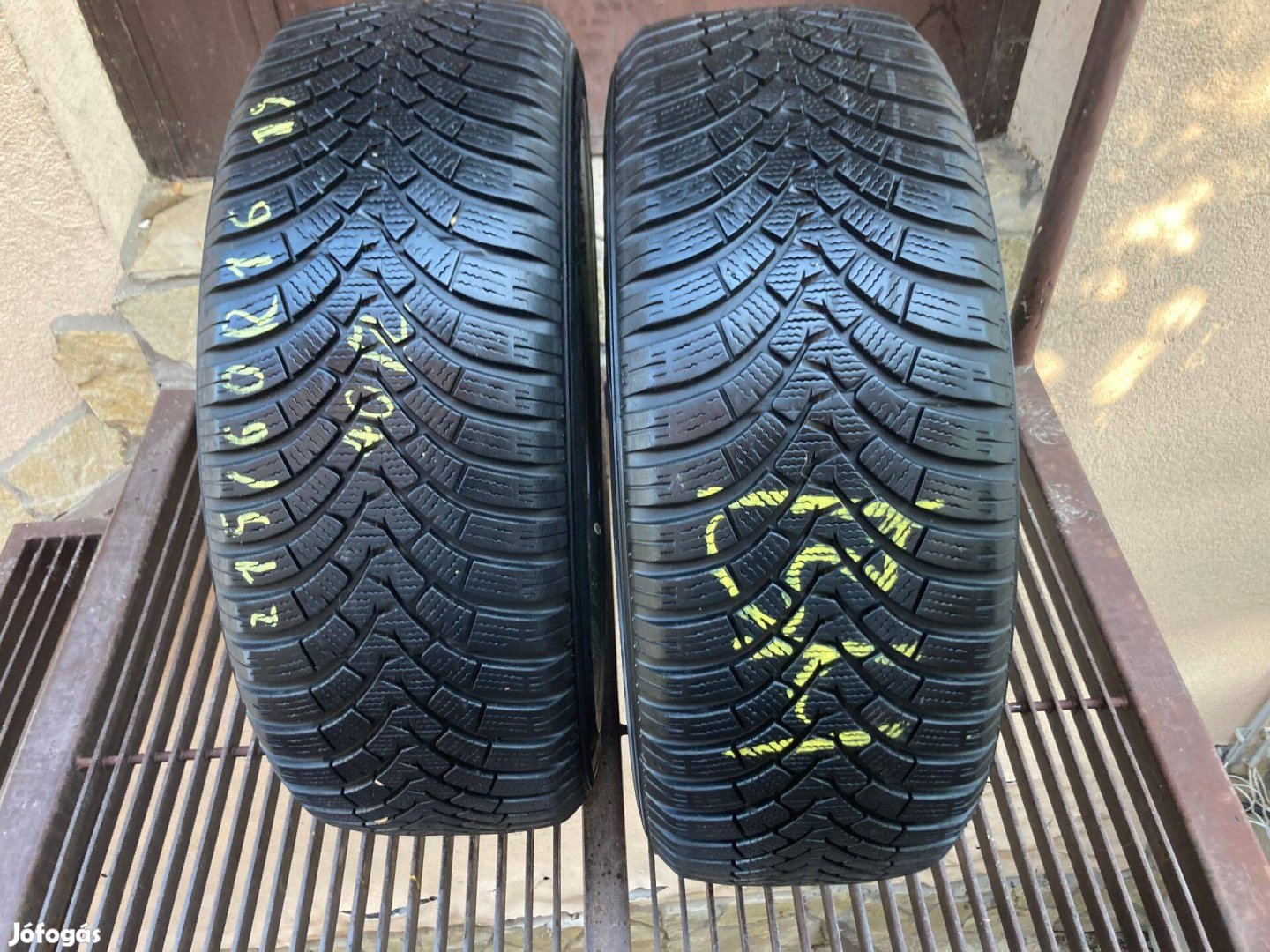 215/60R16 használt Falken téli gumi