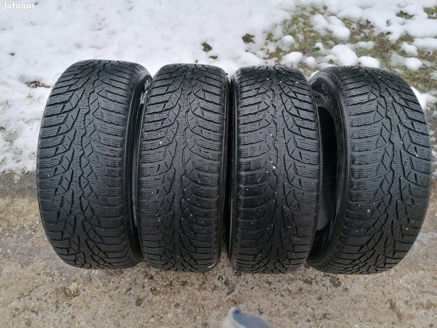 215/60R16-os Téligumi