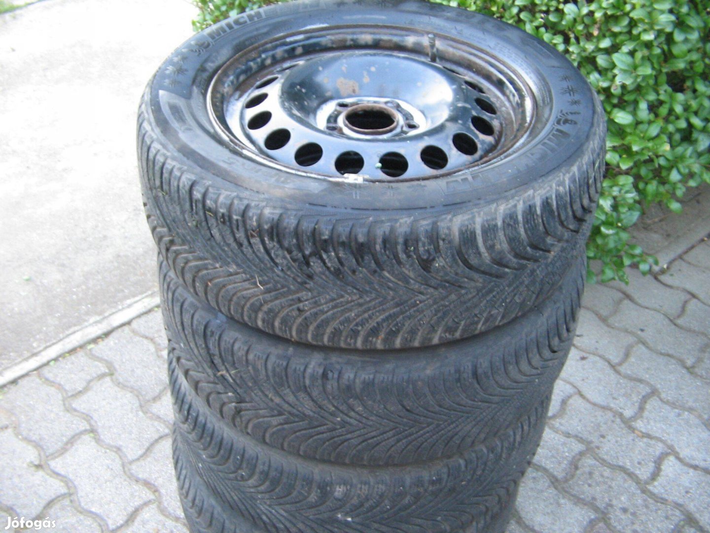 215/60R16 téli garnitúra Felnin Opel-hez eladó!