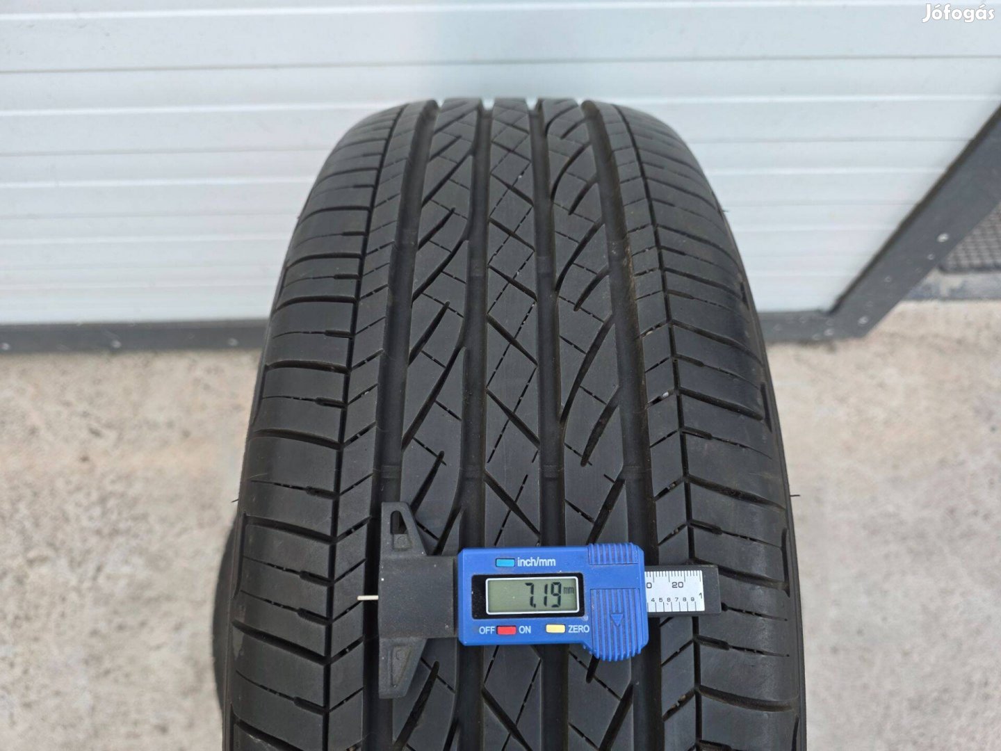 215/60R17 Bridgestone gumi 2db teljesen újszerű állapotban eladó!