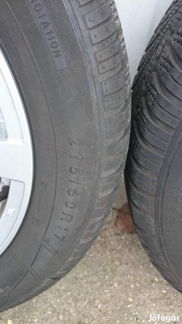 215/60R17 Bridgestone téligumi