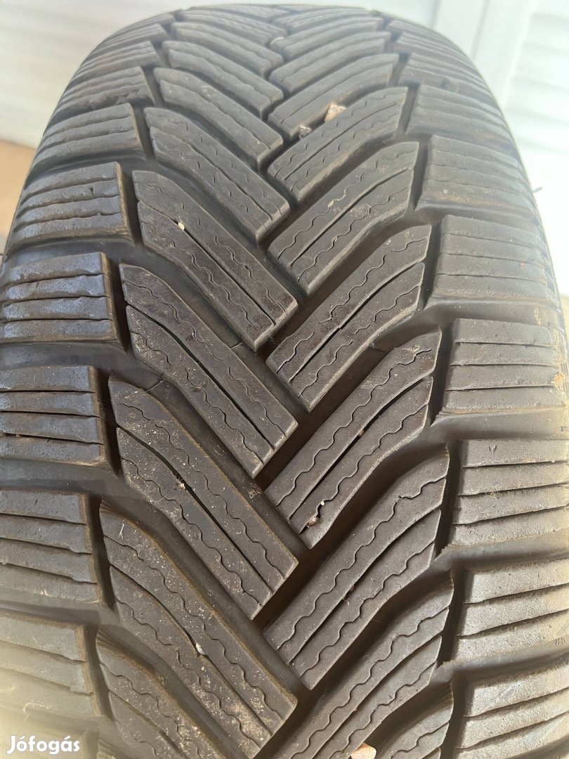 215/60R17"-s teligumi