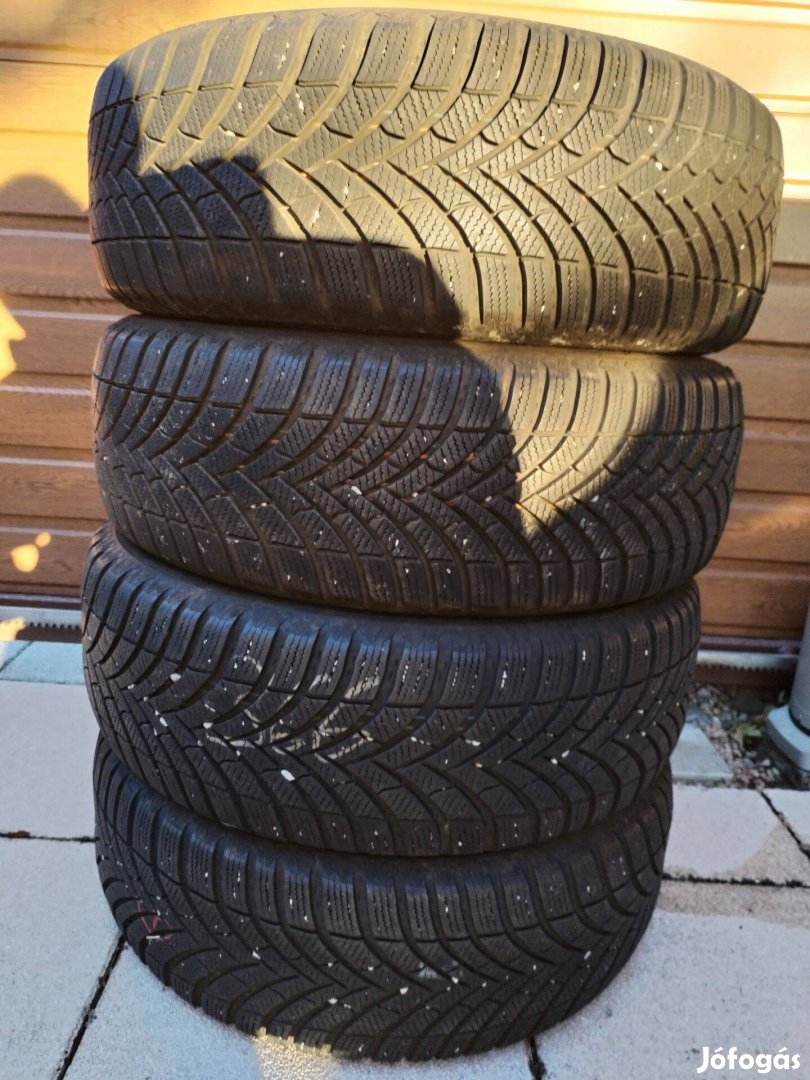 215 60 16 semperit 215/60 R 16 téli gumi garnitura
