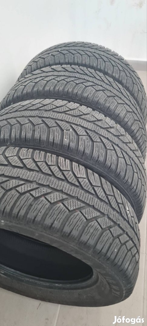 215/60 R16 Semperit Téli Garnitúra 