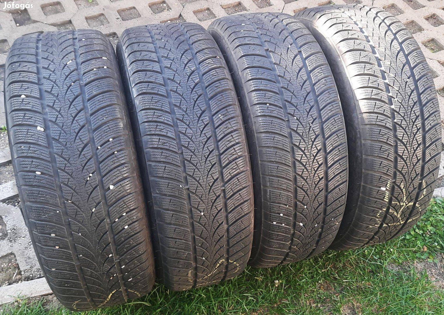 215/60 R16 Triangle Téli gumik