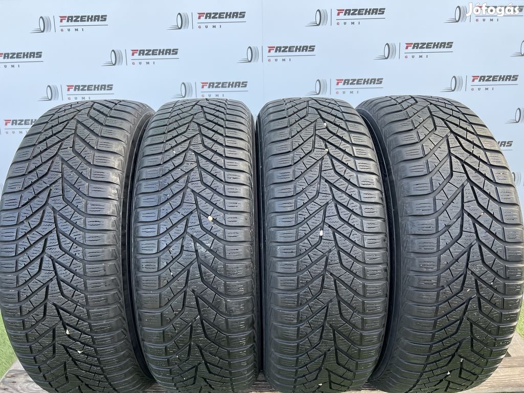 215/60 R16 Yokohama BluEarth téli gumi 5-5,5mm