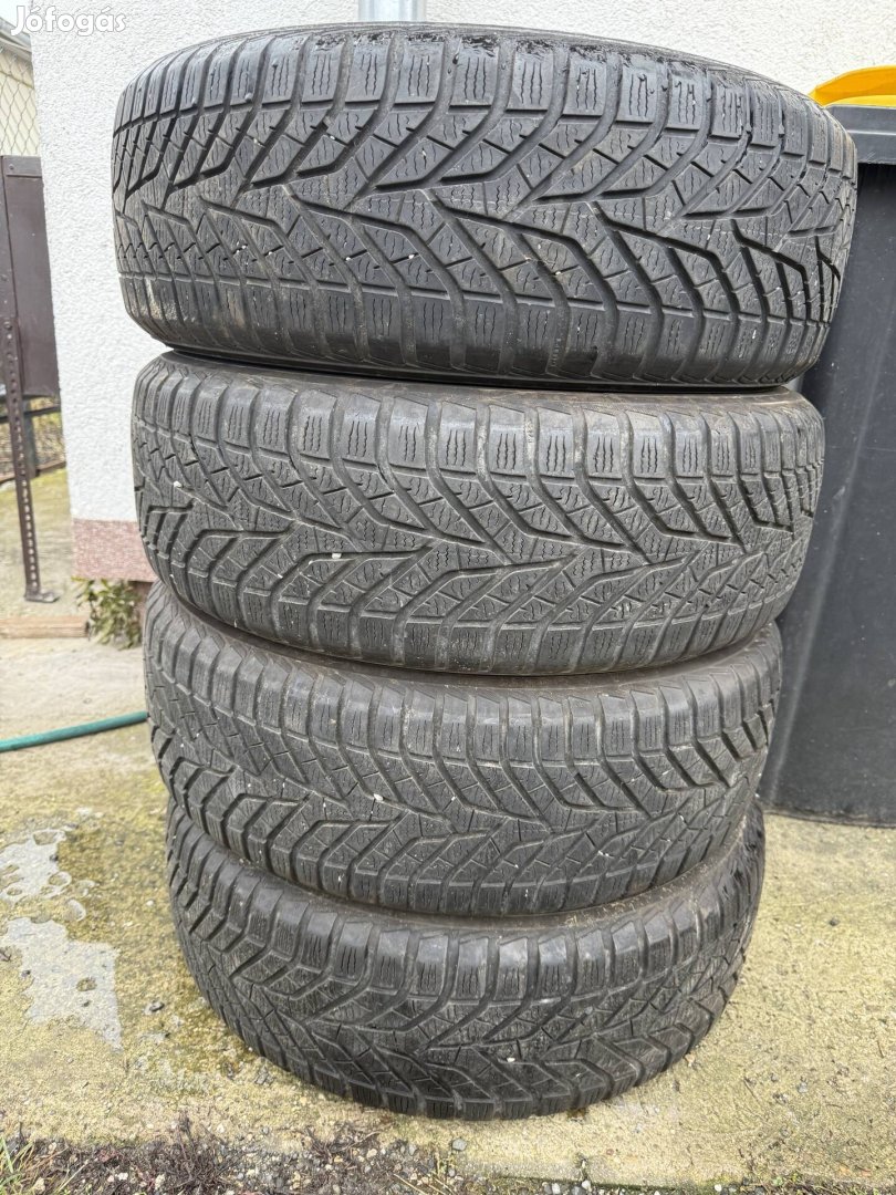 215/60 R16 gumigarnitúra