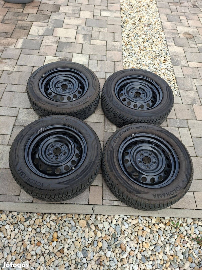 215/60 R16 téli gumi szett