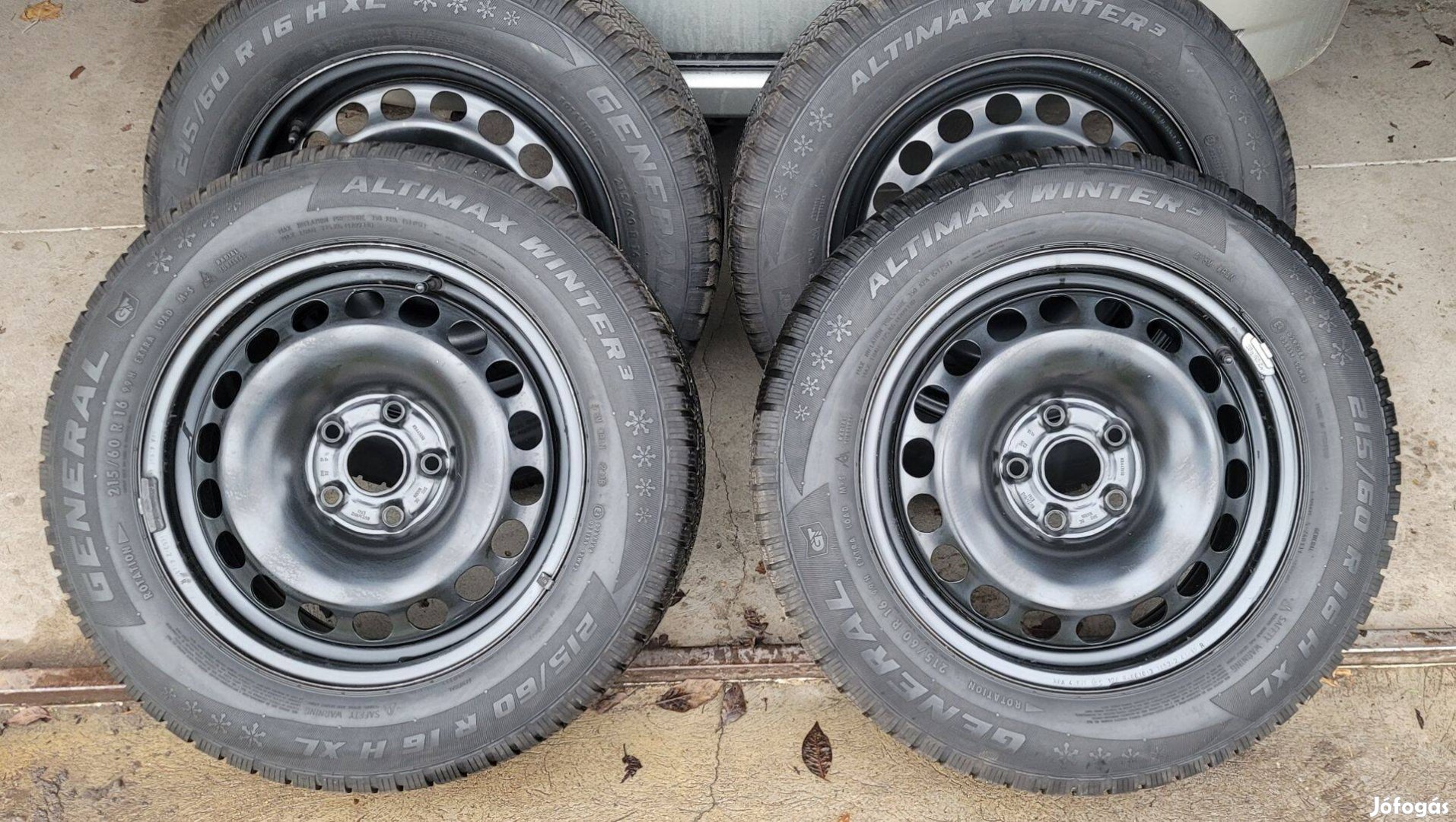 215/60 R16 téligumi lemezfelnivel