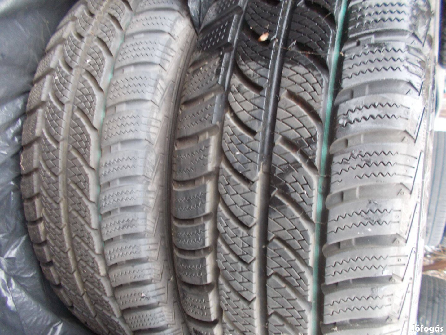 215/60 R17 C Continental Téligumi