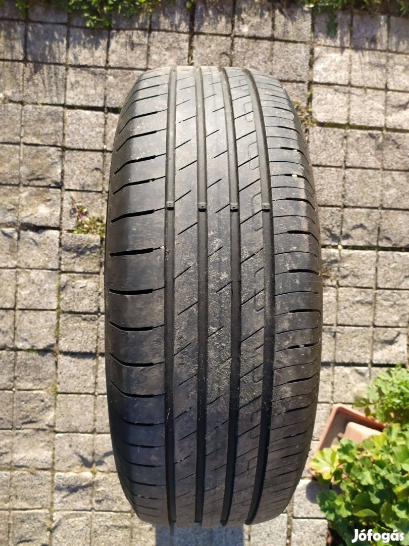 215/60 R17 nyári autógumi