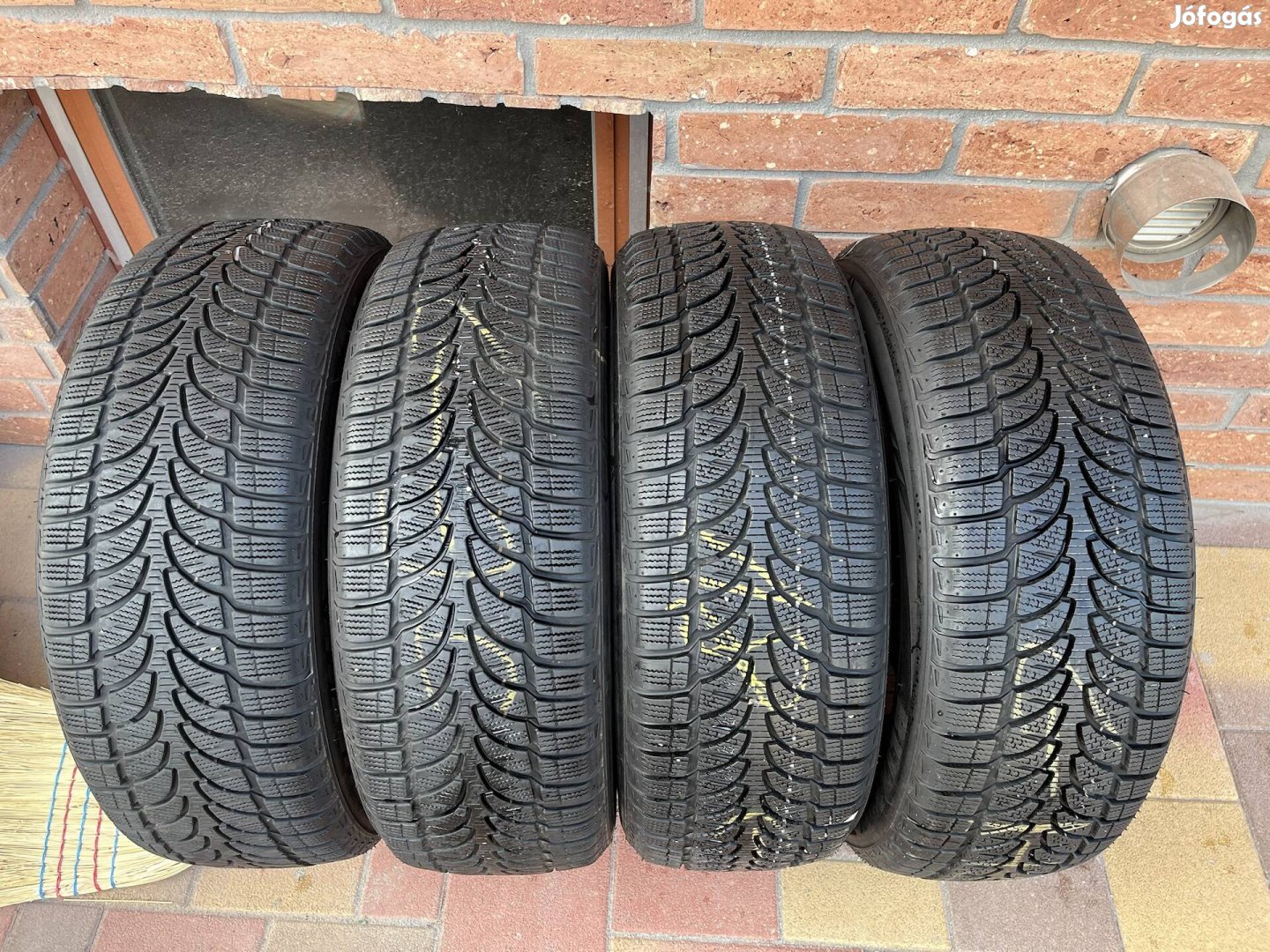 215/60 r17 Bridgestone téligumi szett Újszerű!