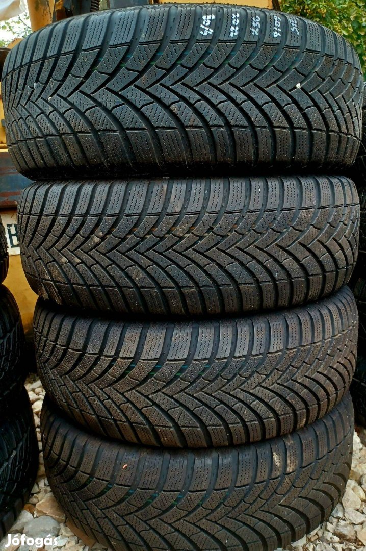 215/60r16 215/60 r16 téli 4db Semperit 2022es