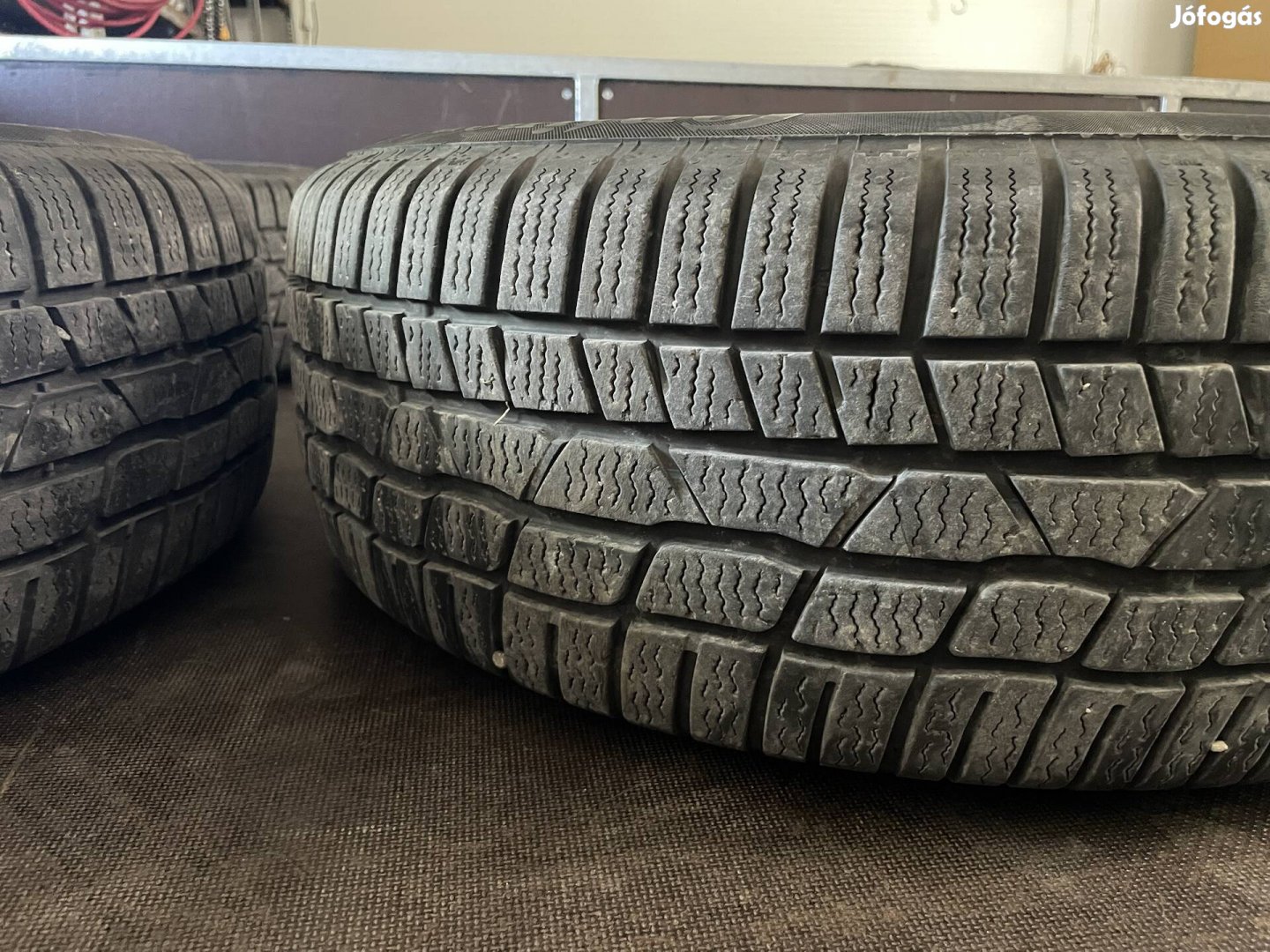 215/60r16 4db téligumi