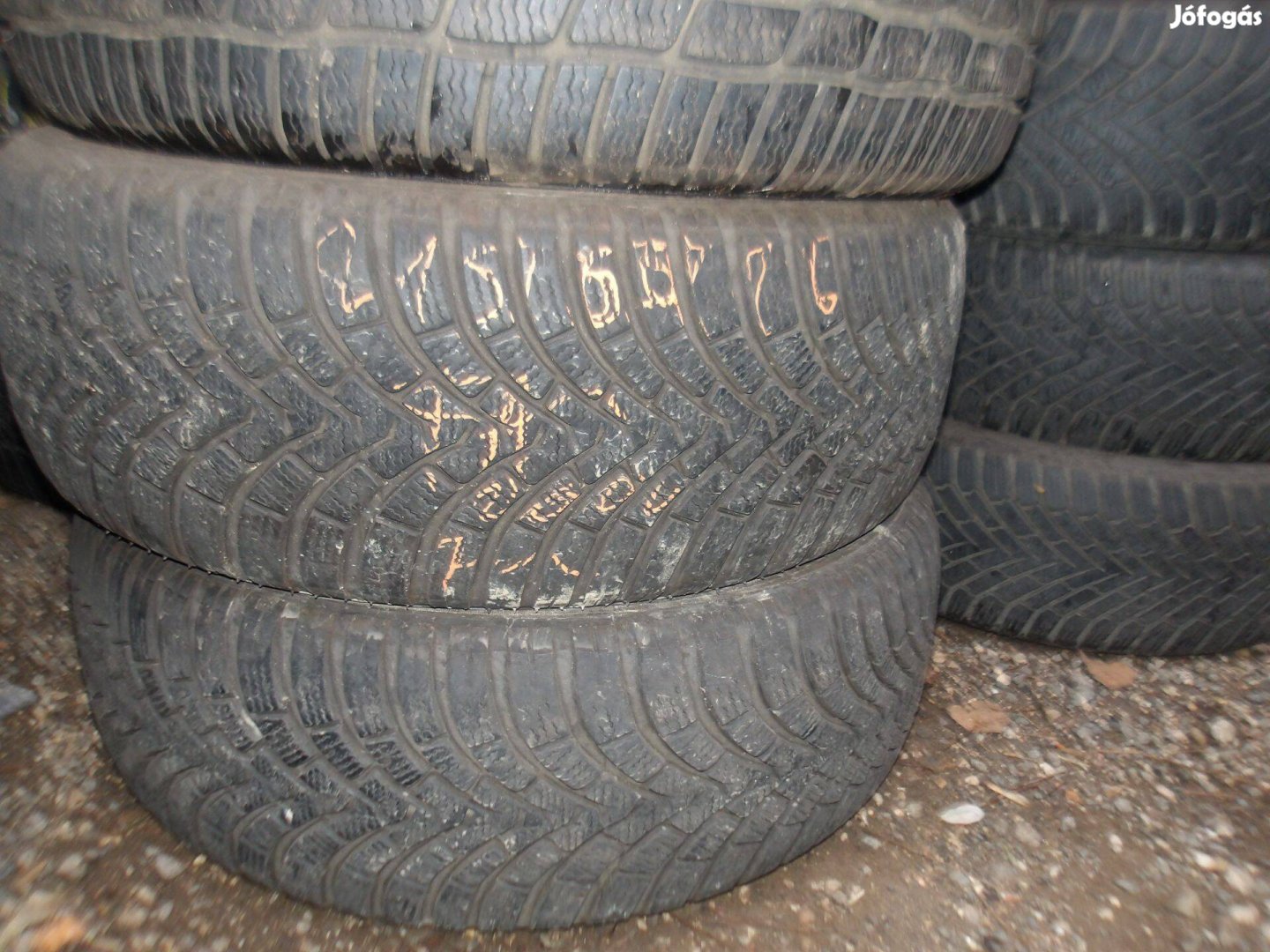 215/60r16 Falken téli gumi ajándék szereléssel