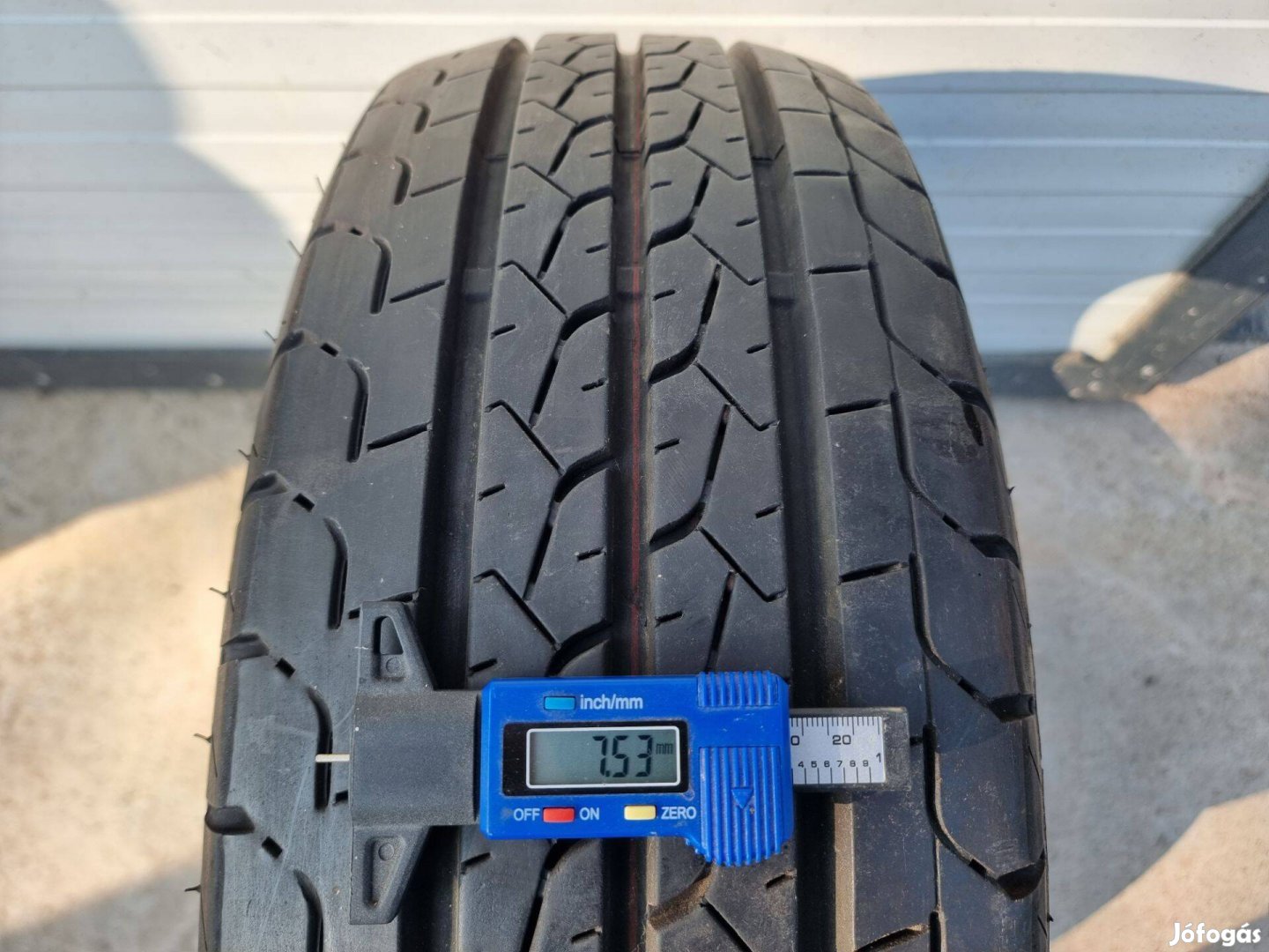 215/65R15C Bridgestone gumi 2db teljesen újszerű állapotban eladó!