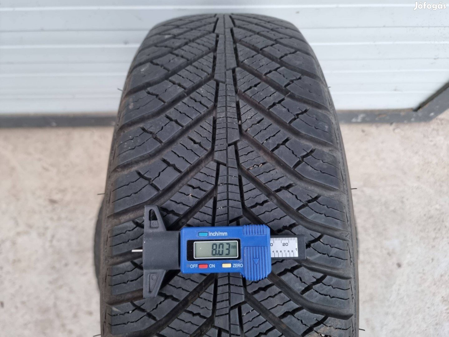 215/65R15 Kumho 4évszakos 2db újszerű állapotban eladó!