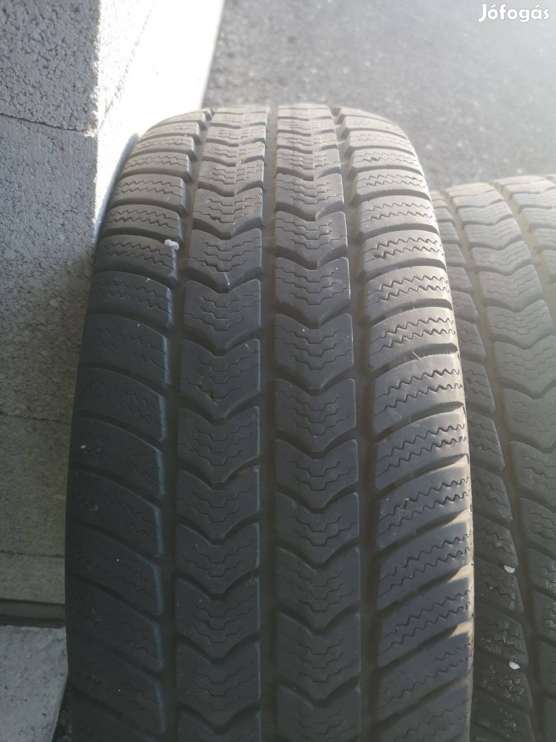 215/65R16C 2-2db téligumi kisteherre