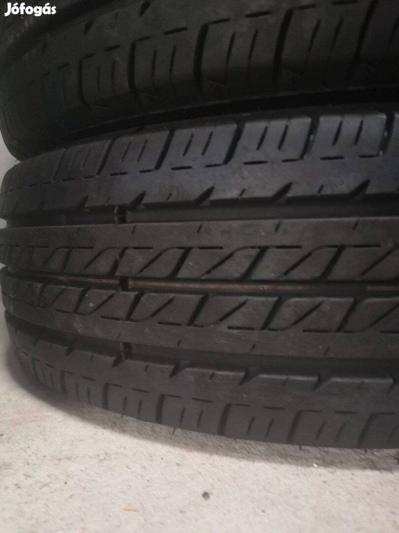 215/65R16C Kiárusítás újszerű Lassa nyárigumik kisteherre