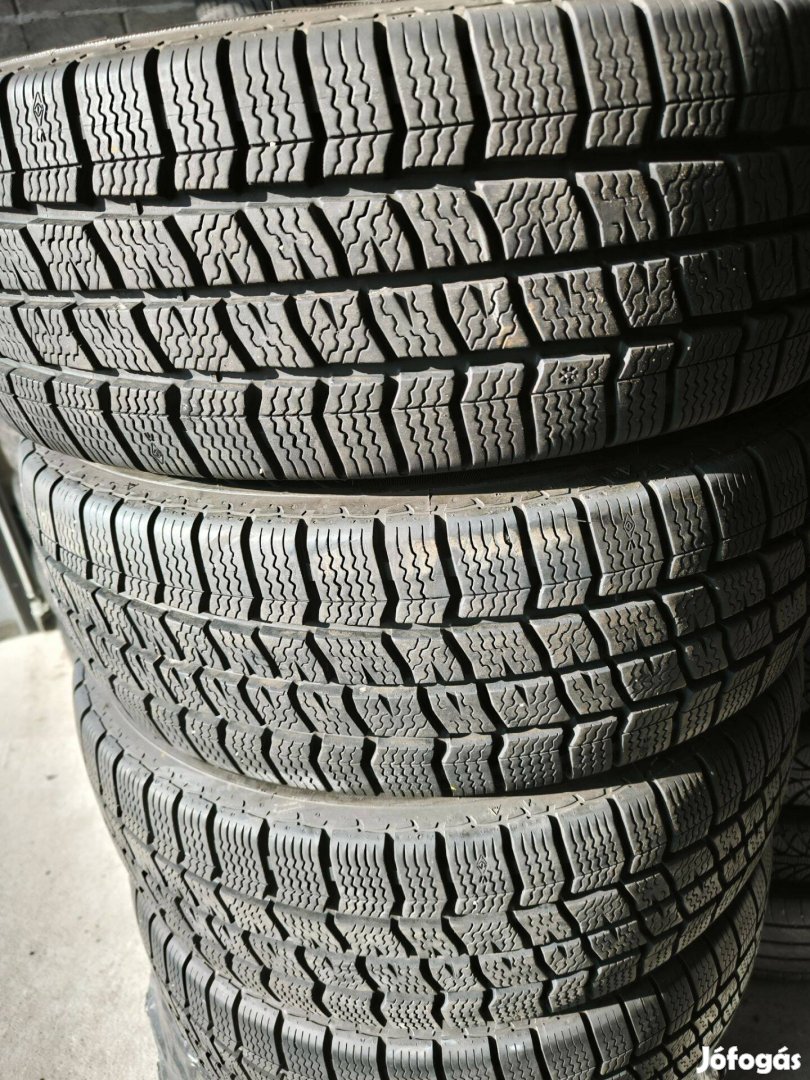 215/65R16C újszerű Vredestein téligumik kisteherre 215/65