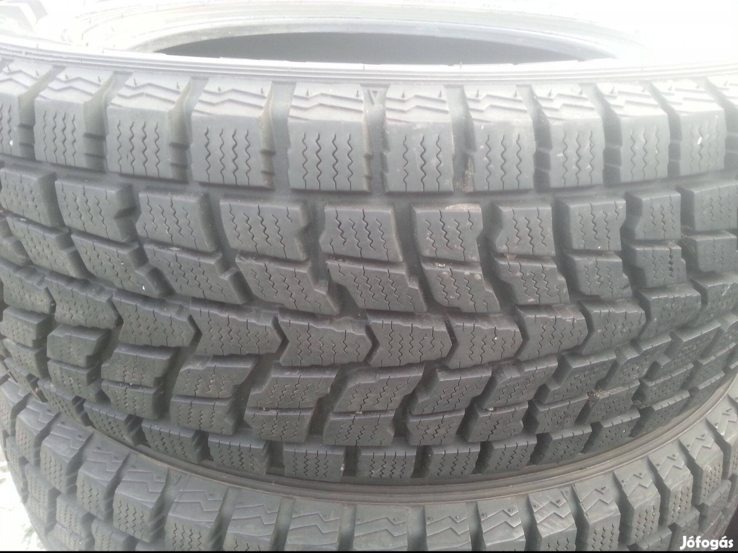 215/65R16 Dunlop Grandtrek SJ6 téli gumi 9 mm