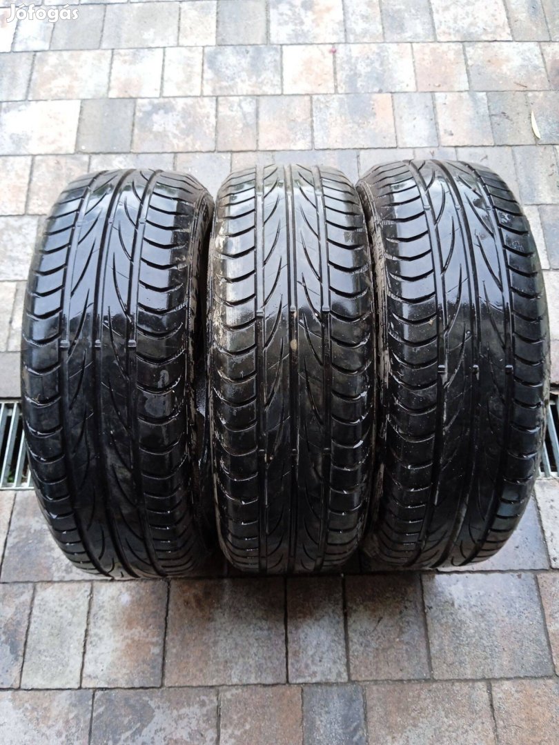 215/65R16 Semperit