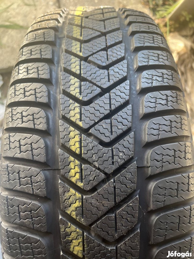 215/65R16" téli gumi