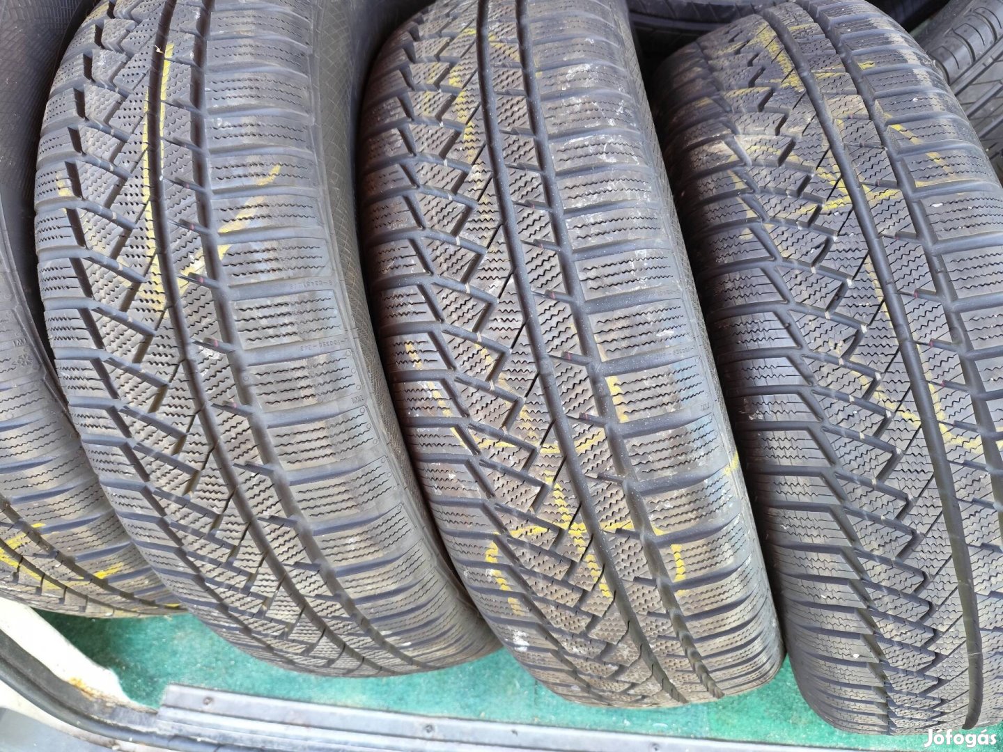 215/65R17 Continental Winterconcact téligumi 4 db eladó.