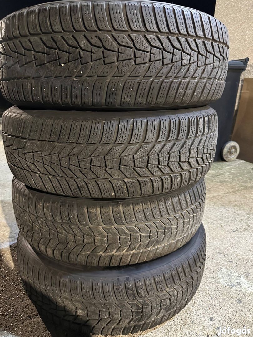 215/65R17 Hankook téli gumi Dot2021